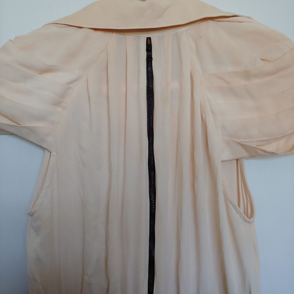 Alive & Olivia dress with pale pink on top and pleated bell sleeves size S - Picture 7 of 13